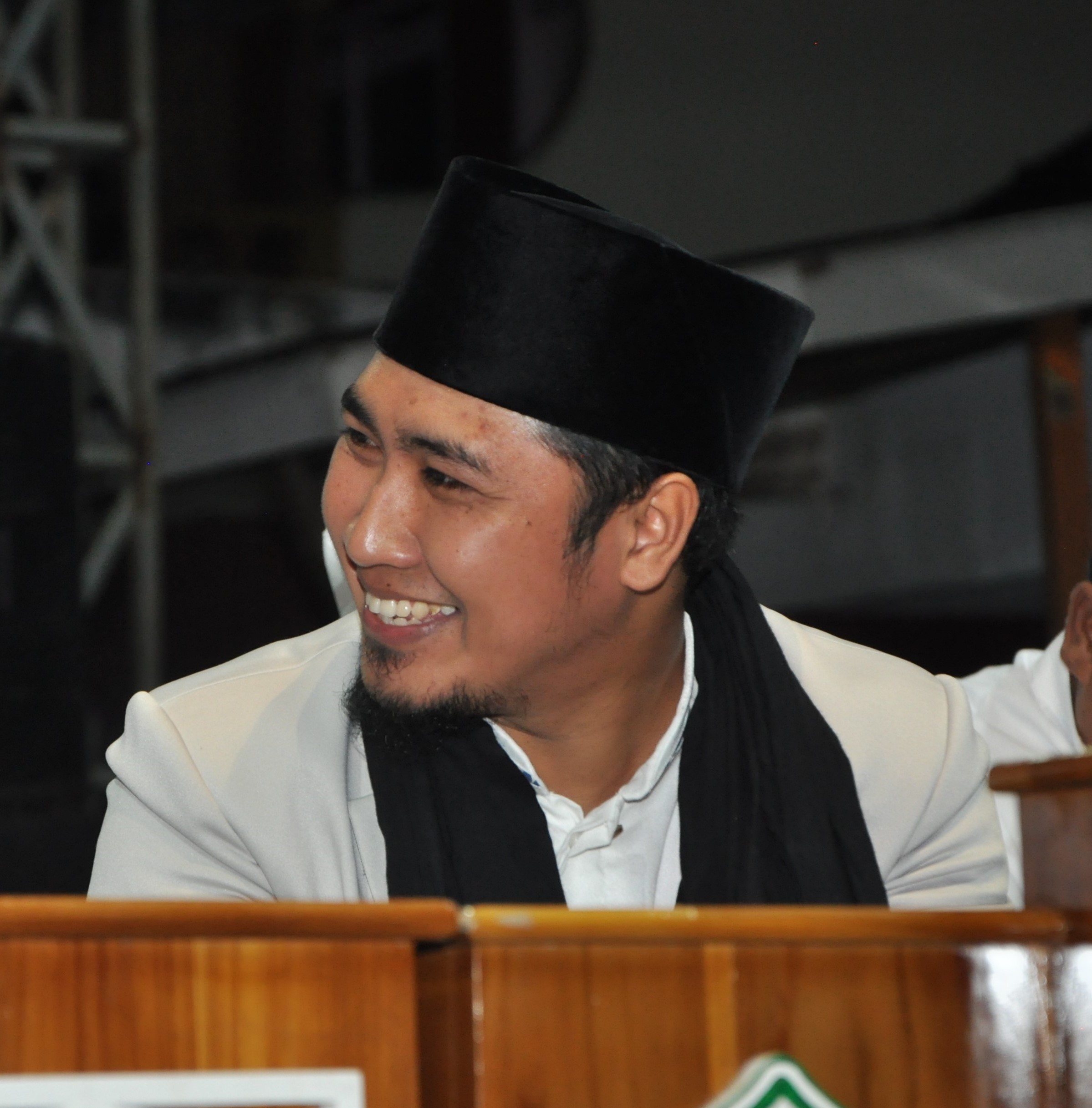 Ust. Zamroni Washolna Mendunia